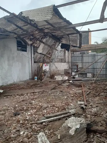 Desmonte de Techo de Chapa, Demolición de Paredes y Retiro de Escombros - imagen 1